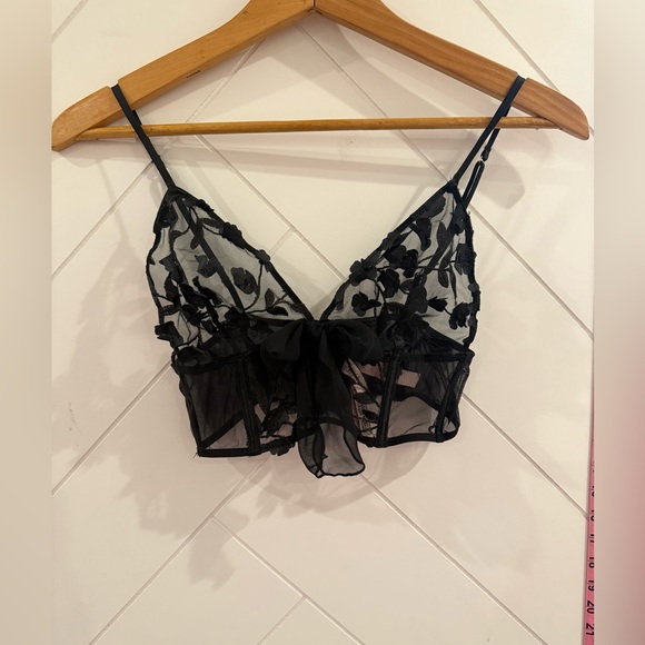 NWOT Victoria's Secret Sheer Black Bow Longline Bralette Size: Medium - Picture 3 of 8